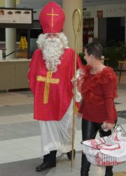 CSU Fulbright Scholar brings class to the Museum. DSC_0988